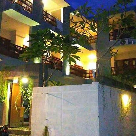 Reddoorz At Kerobokan Seminyak 2 מראה חיצוני תמונה