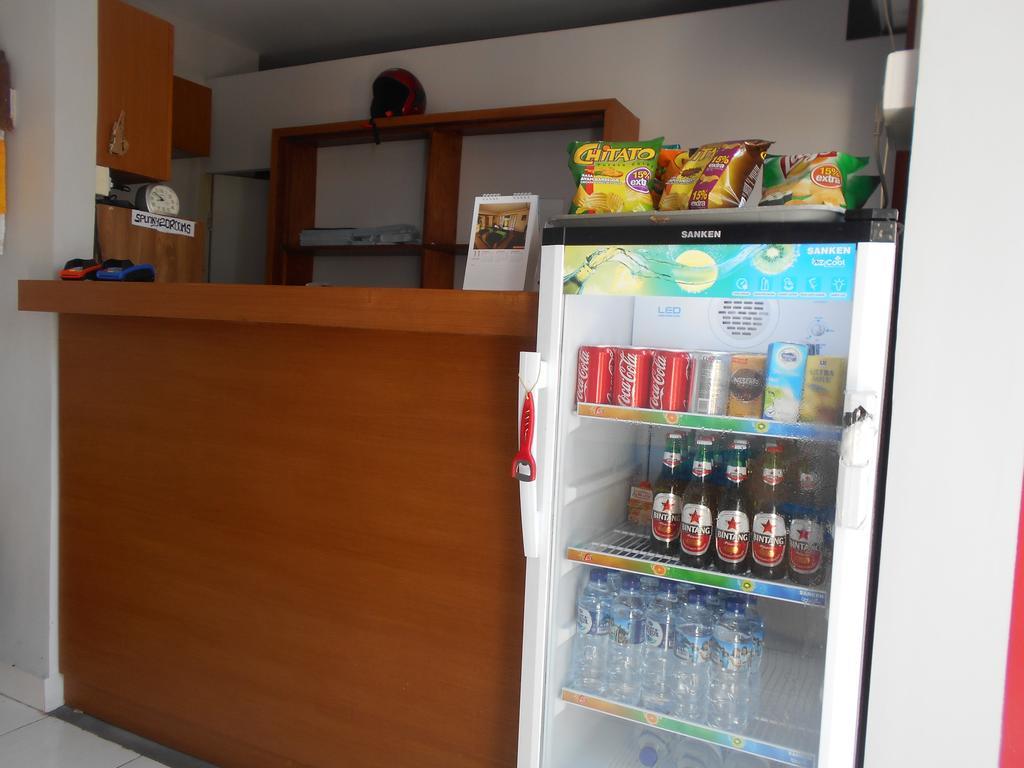 Reddoorz At Kerobokan Seminyak 2 מראה חיצוני תמונה