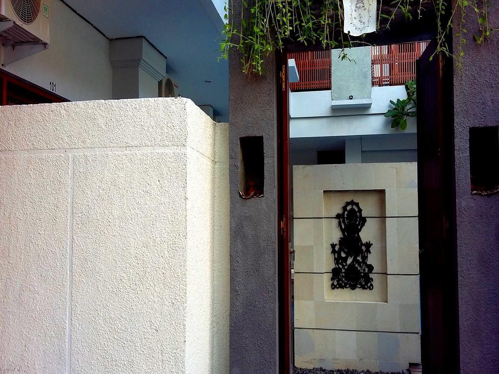 Reddoorz At Kerobokan Seminyak 2 מראה חיצוני תמונה