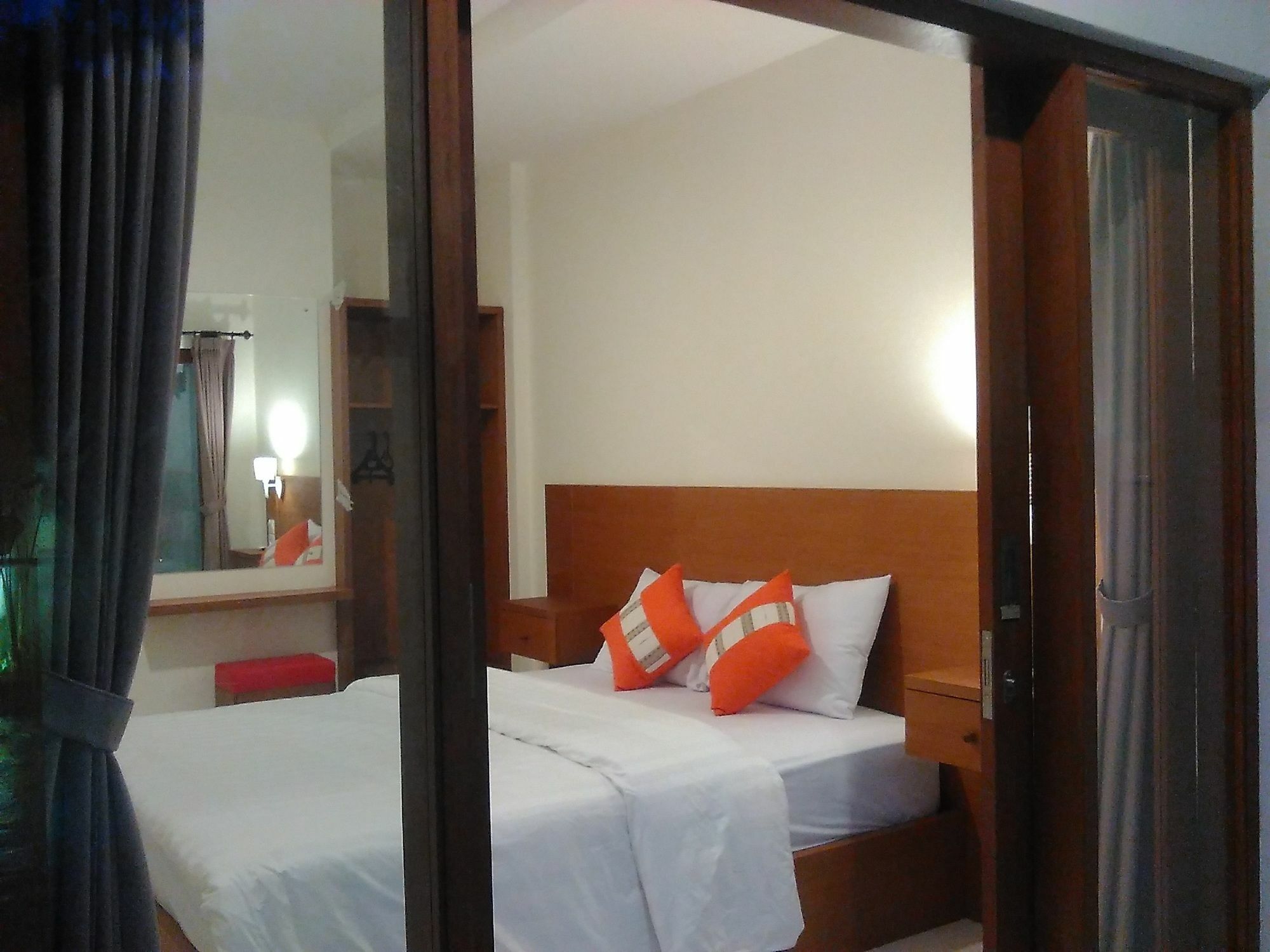 Reddoorz At Kerobokan Seminyak 2 מראה חיצוני תמונה